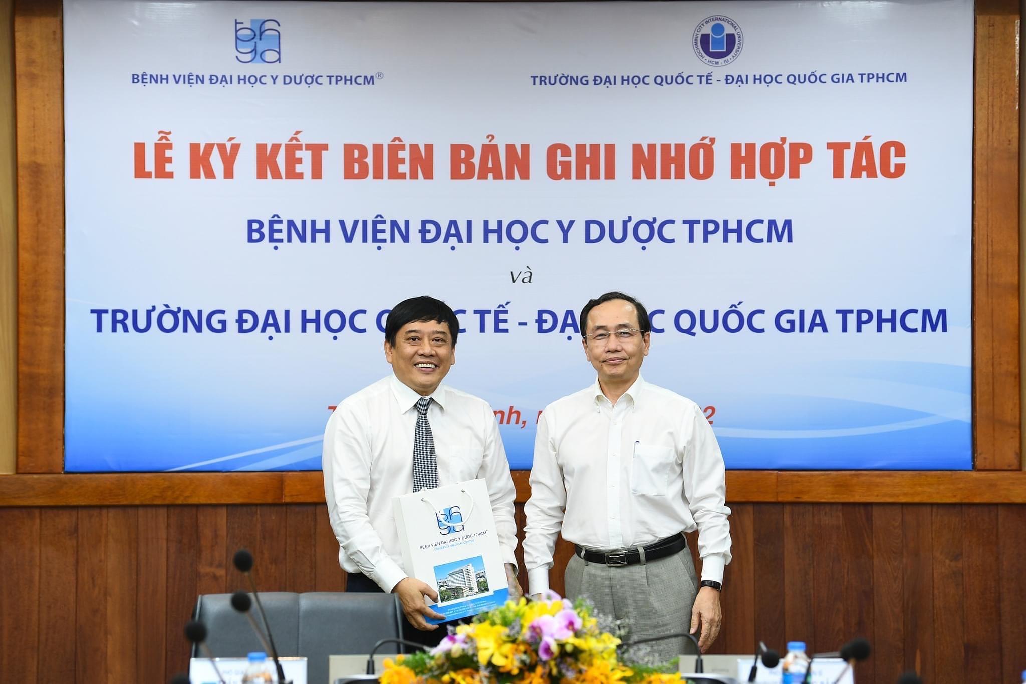 INTERNATIONAL UNIVERSITY SIGNS AN MOU  IN COOPERATION WITH THE UNIVERSITY MEDICAL CENTER HCMC (UNIVERSITY OF MEDICINE AND PHARMACY IN HO CHI MINH CITY)